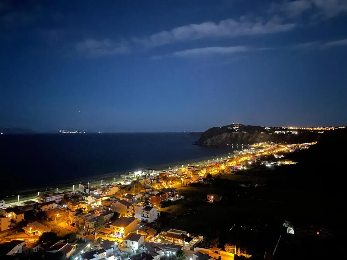 Apartament La Casa Di Felice Milazzo, Tono
